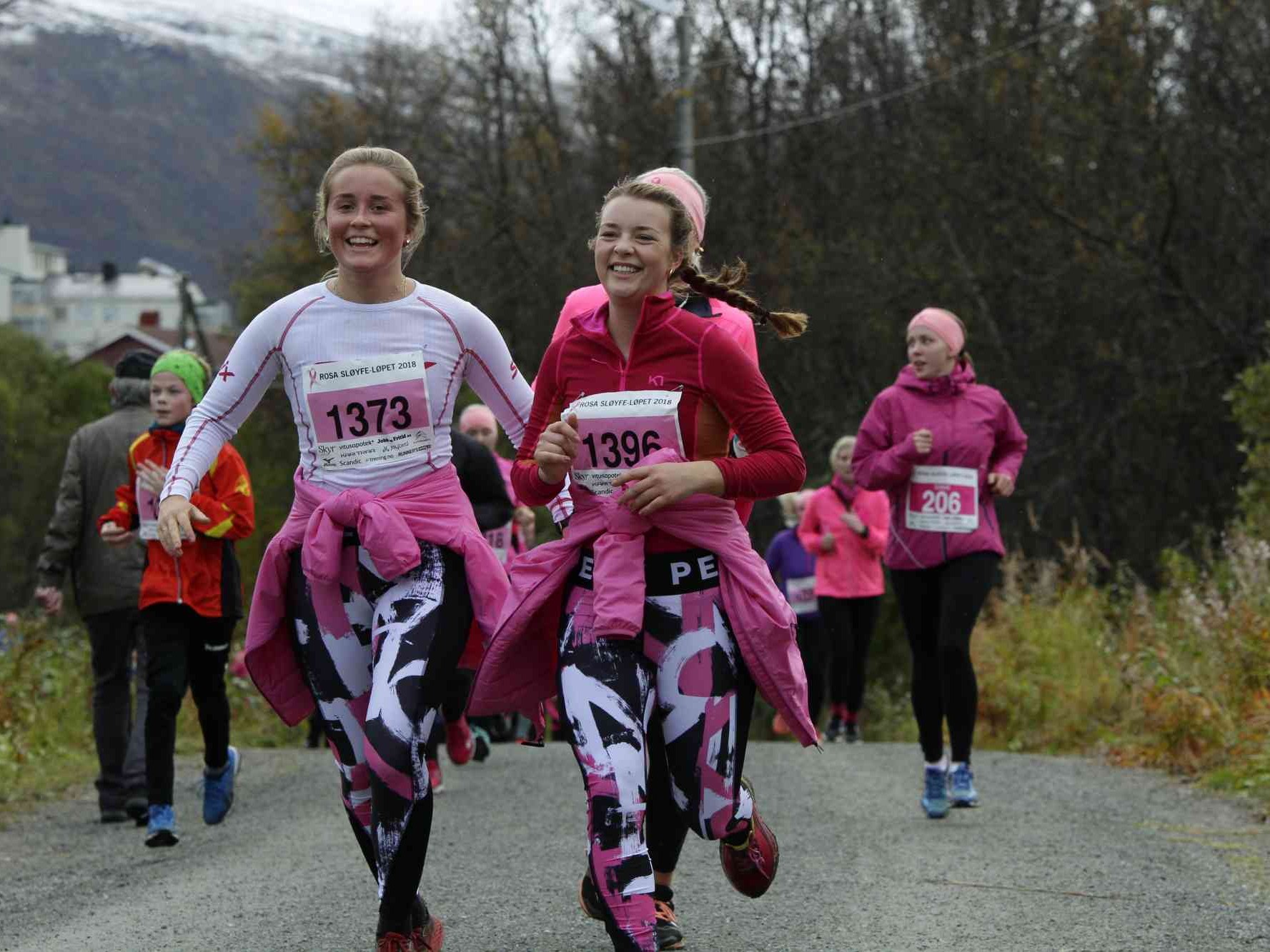 Blide løpere under Rosa sløyfe-løpet